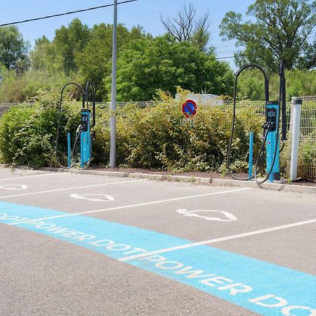 Ibis Budget Pertuis Portes Du Luberon Luaran gambar