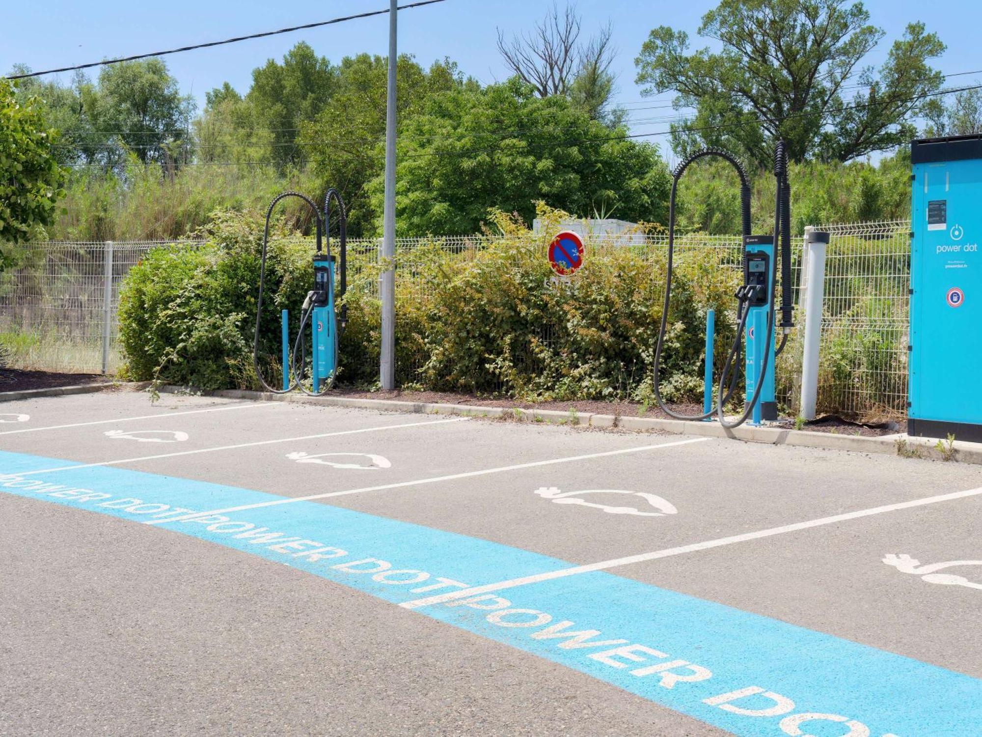 Ibis Budget Pertuis Portes Du Luberon Luaran gambar