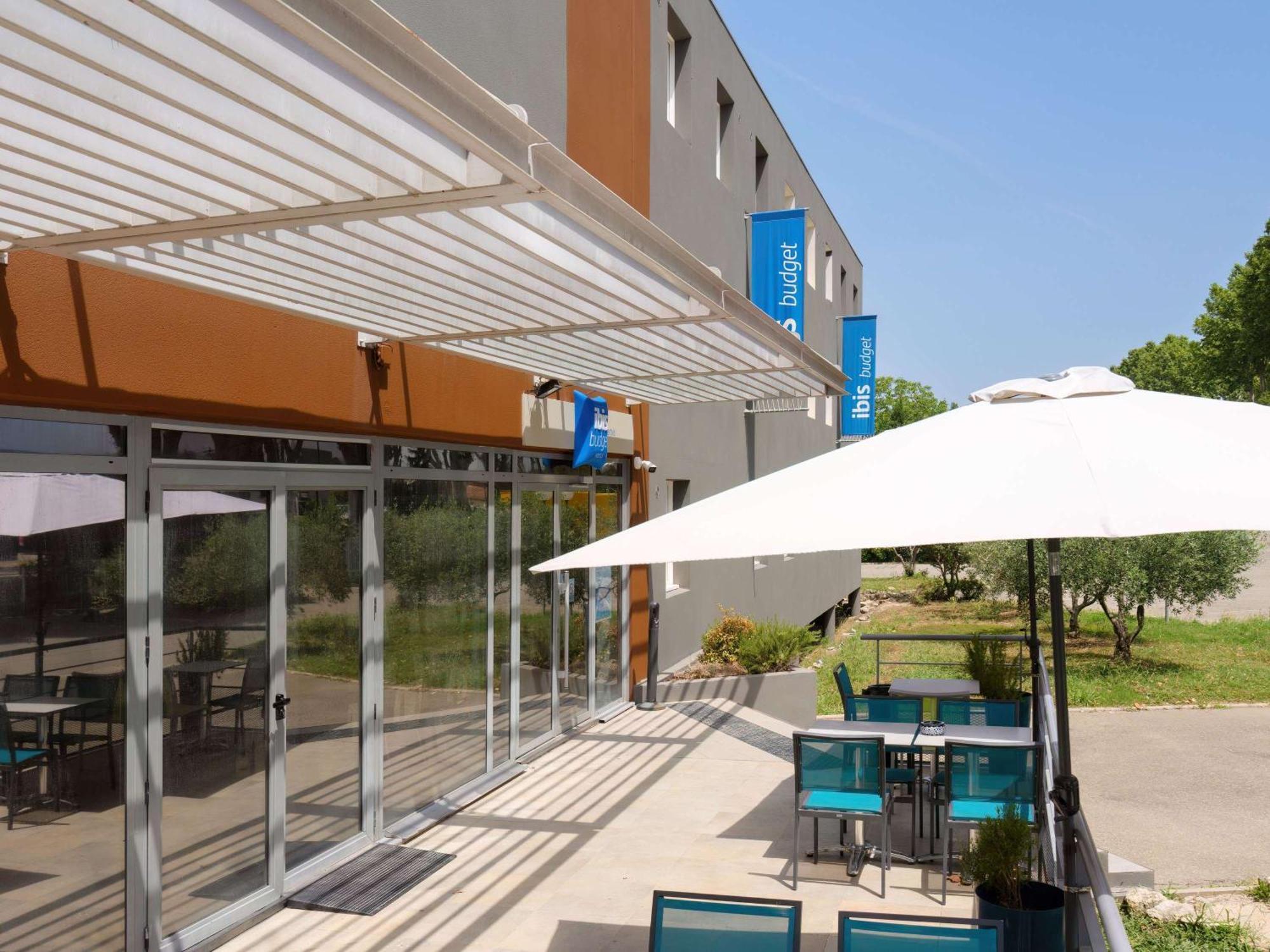 Ibis Budget Pertuis Portes Du Luberon Luaran gambar
