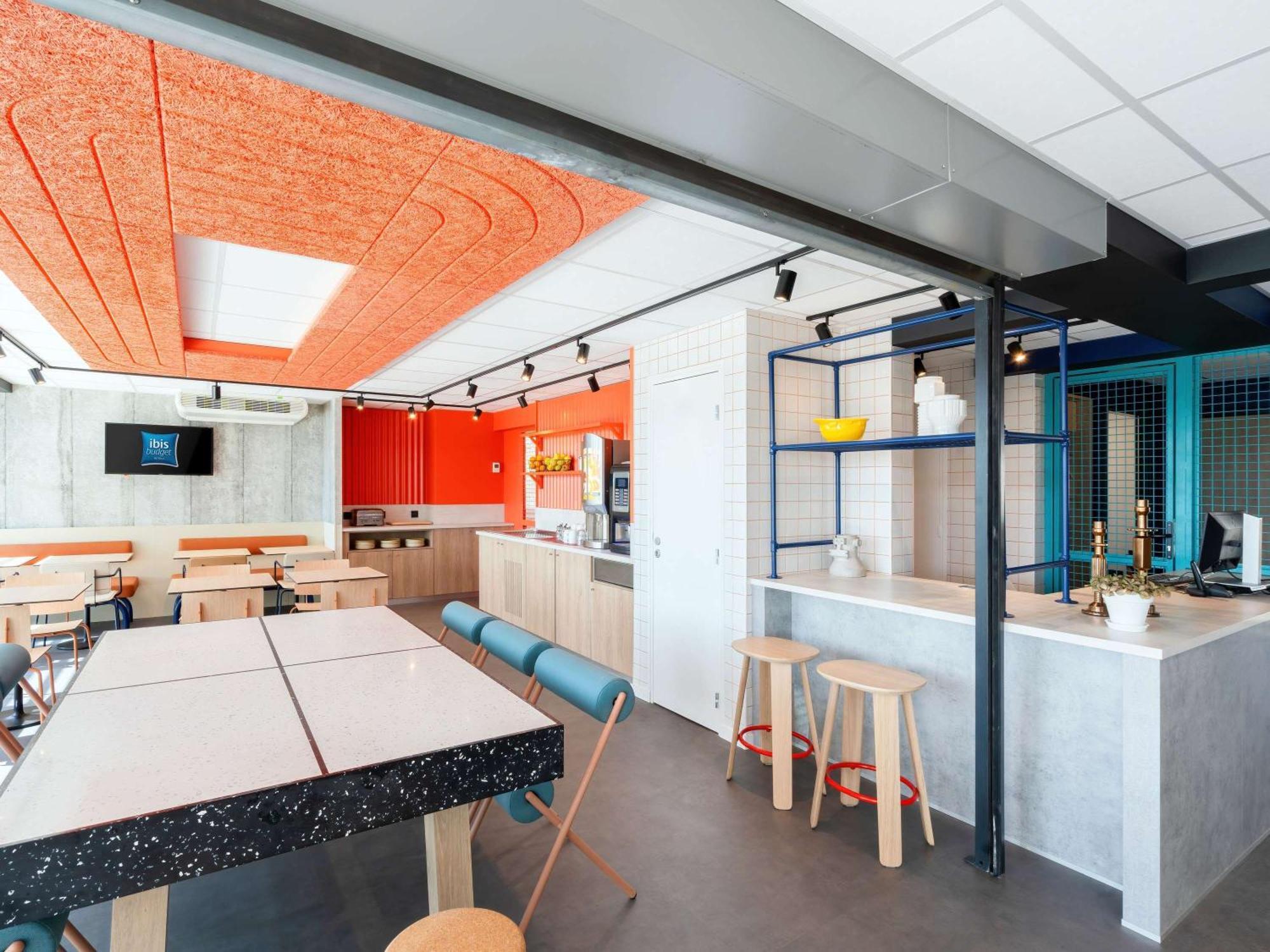 Ibis Budget Pertuis Portes Du Luberon Luaran gambar