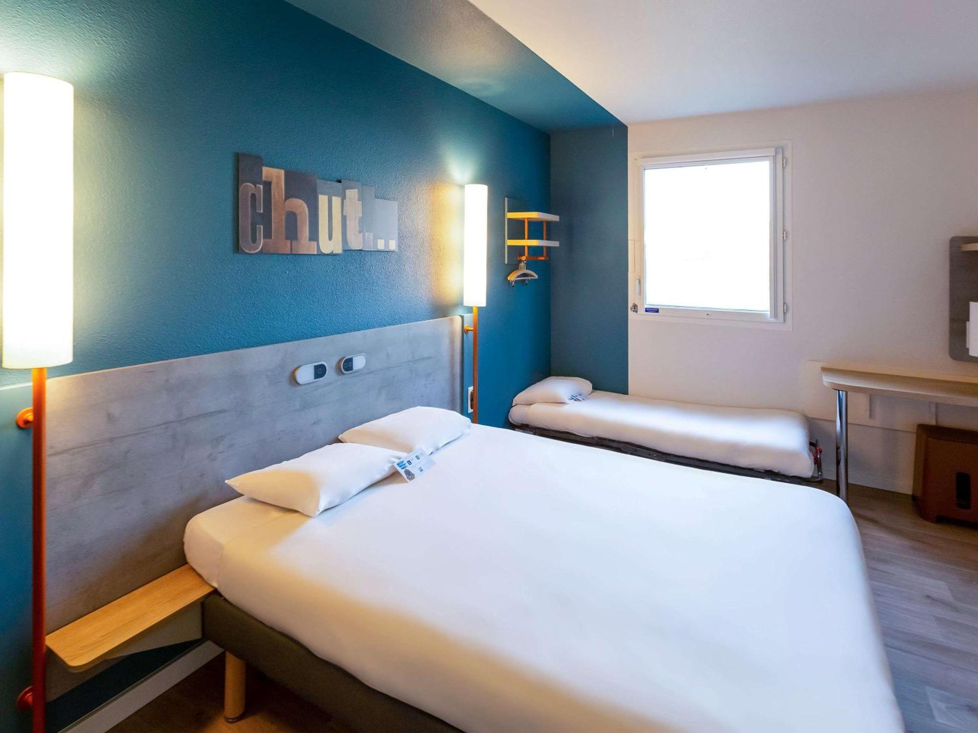 Ibis Budget Pertuis Portes Du Luberon Luaran gambar