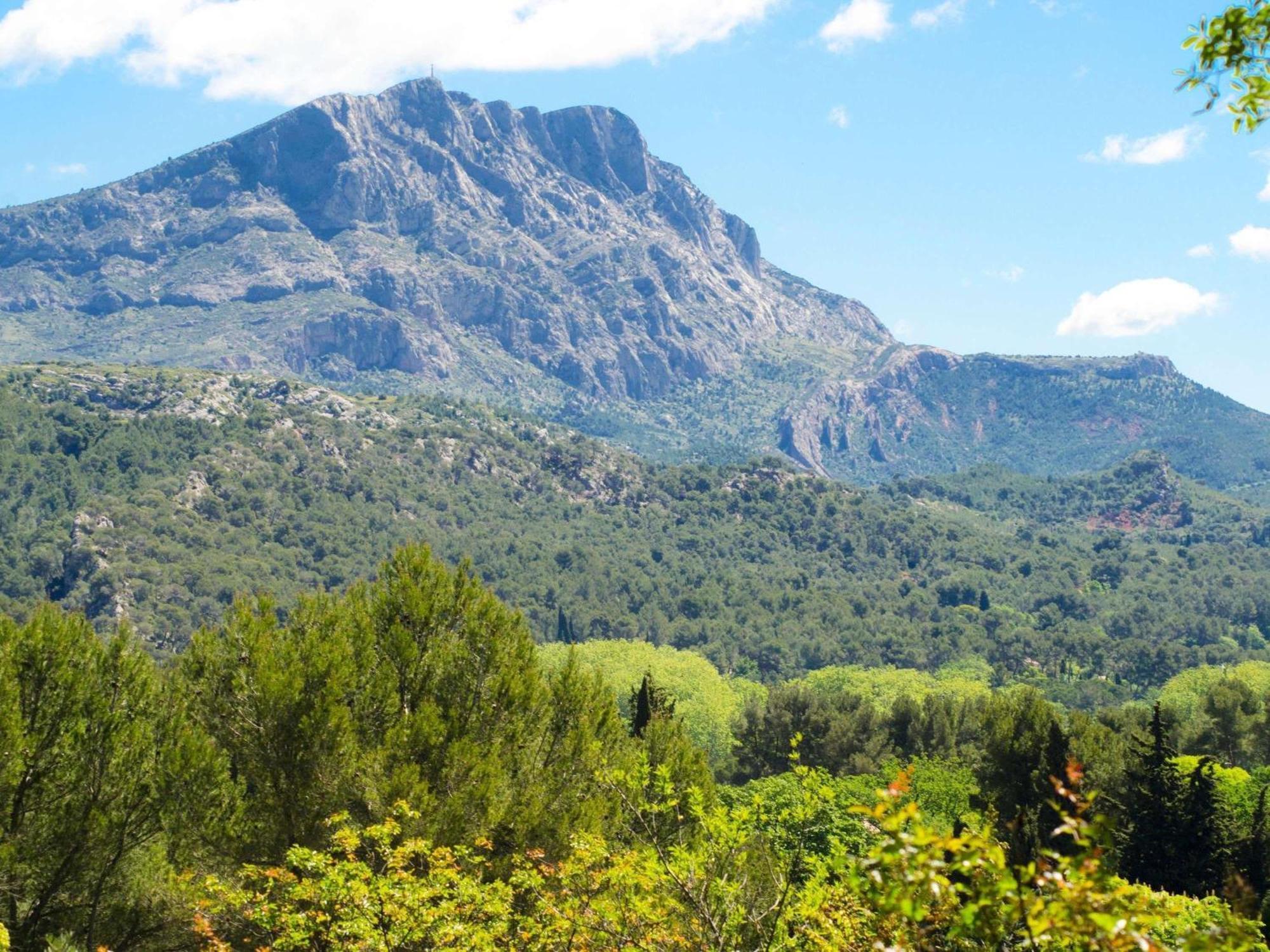 Ibis Budget Pertuis Portes Du Luberon Luaran gambar