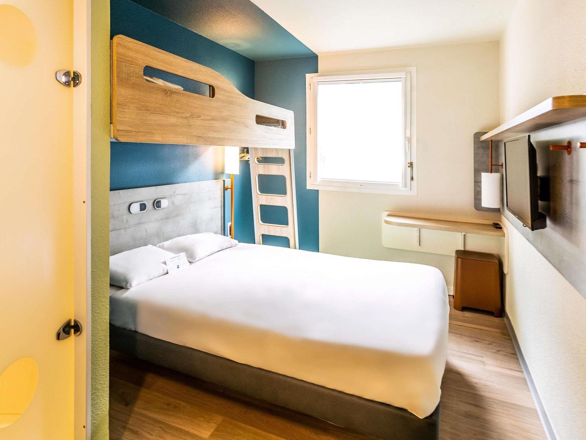 Ibis Budget Pertuis Portes Du Luberon Luaran gambar