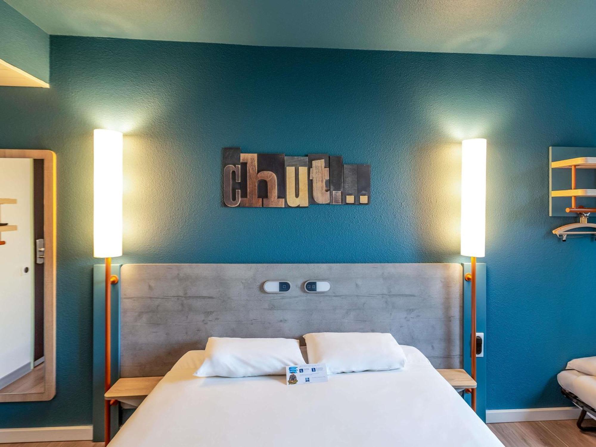 Ibis Budget Pertuis Portes Du Luberon Luaran gambar