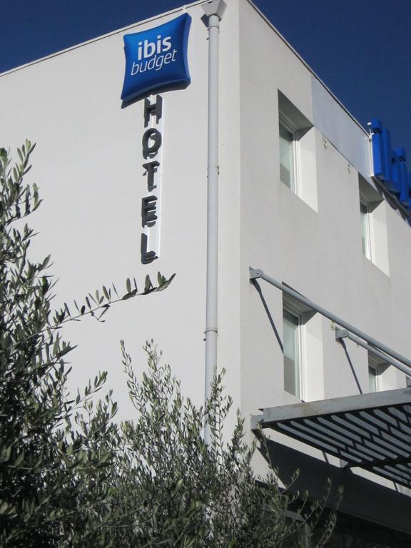 Ibis Budget Pertuis Portes Du Luberon Luaran gambar